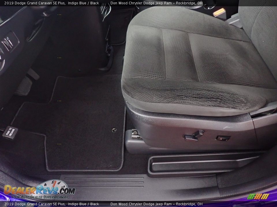 2019 Dodge Grand Caravan SE Plus Indigo Blue / Black Photo #22