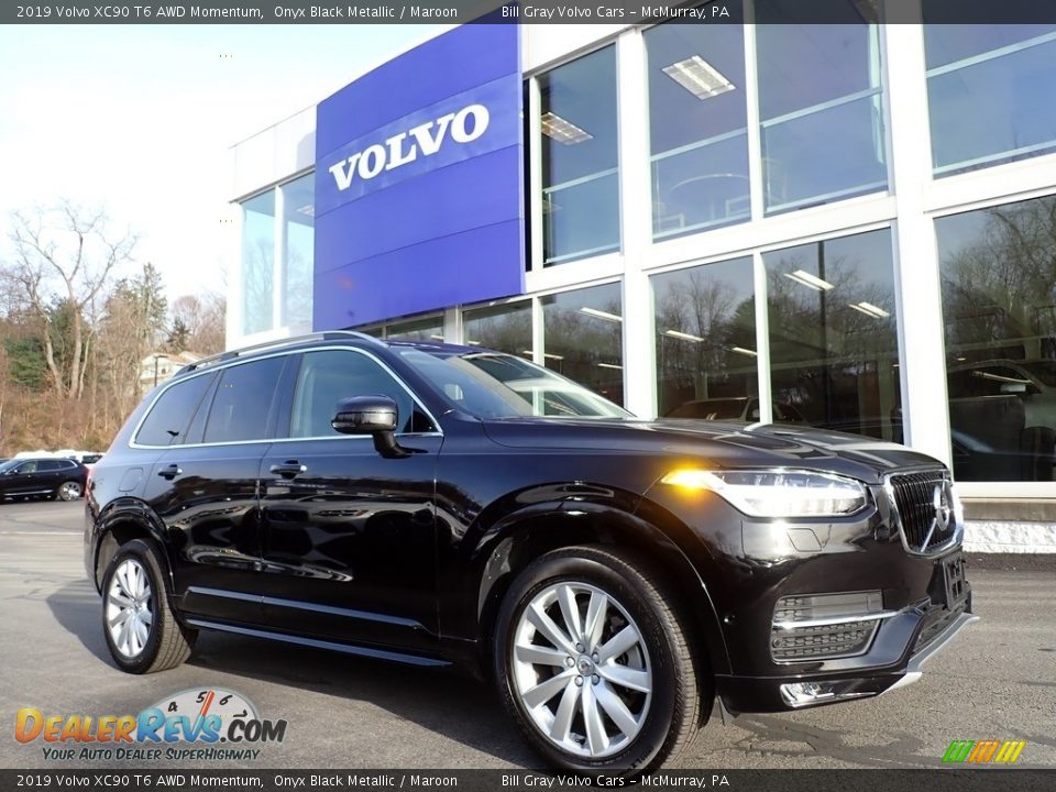2019 Volvo XC90 T6 AWD Momentum Onyx Black Metallic / Maroon Photo #1