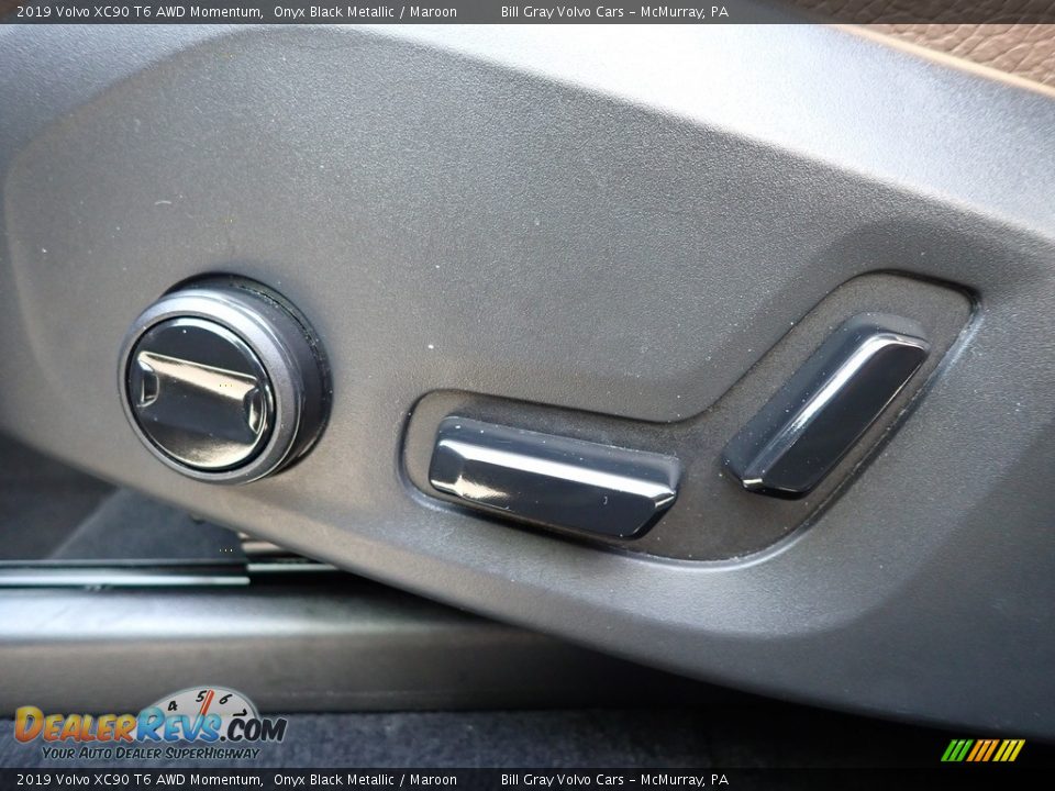 2019 Volvo XC90 T6 AWD Momentum Onyx Black Metallic / Maroon Photo #18