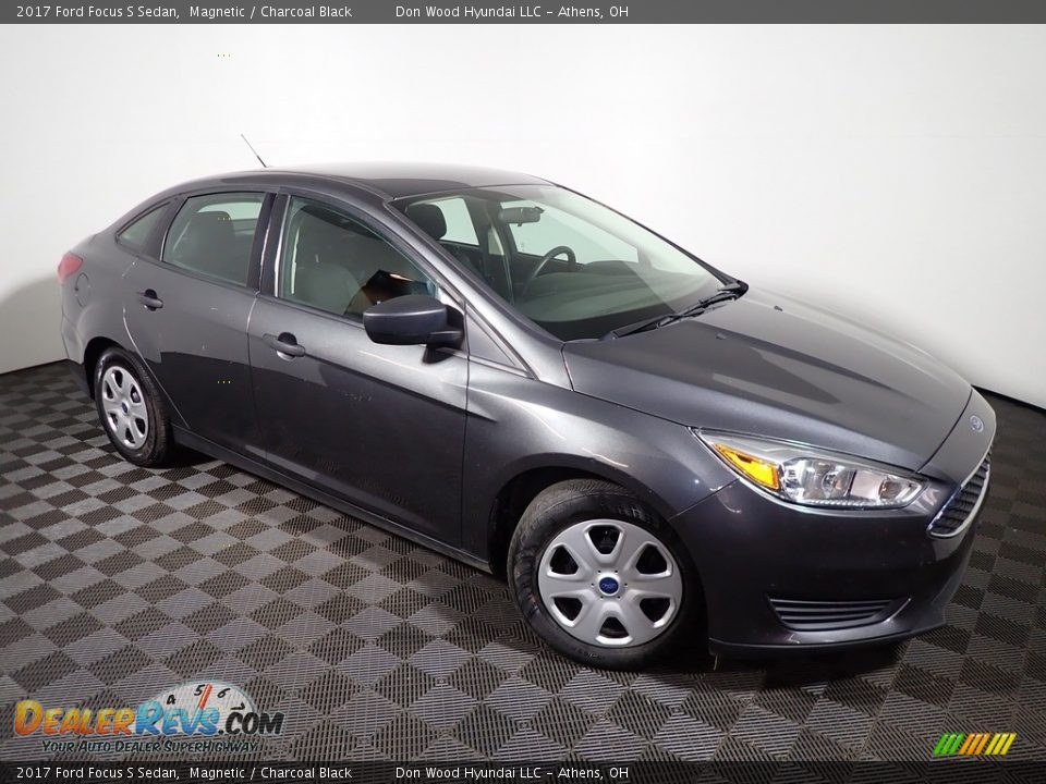 2017 Ford Focus S Sedan Magnetic / Charcoal Black Photo #2