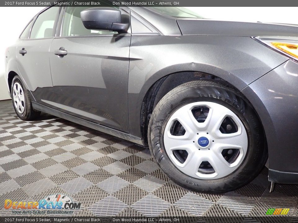 2017 Ford Focus S Sedan Magnetic / Charcoal Black Photo #3