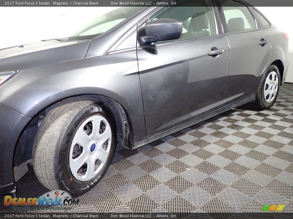 2017 Ford Focus S Sedan Magnetic / Charcoal Black Photo #8