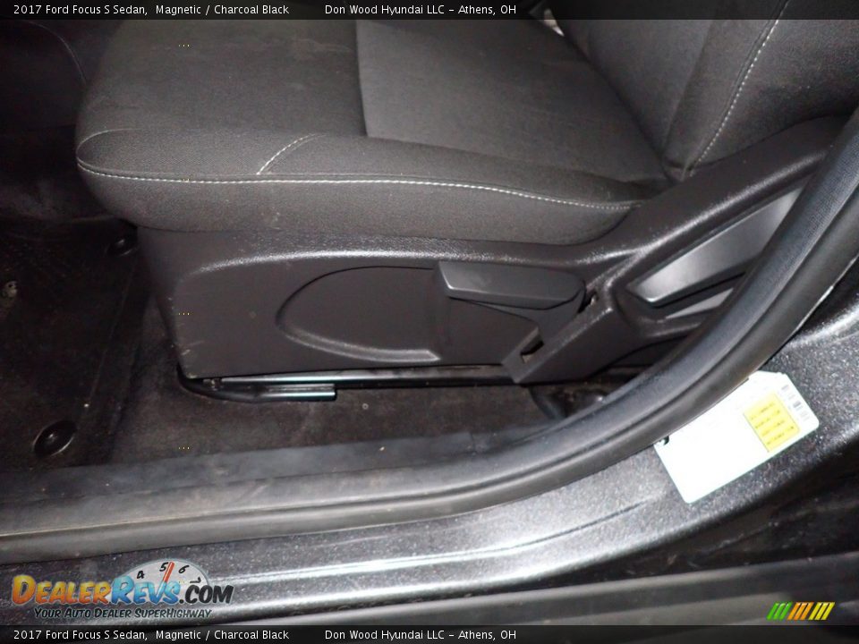 2017 Ford Focus S Sedan Magnetic / Charcoal Black Photo #17