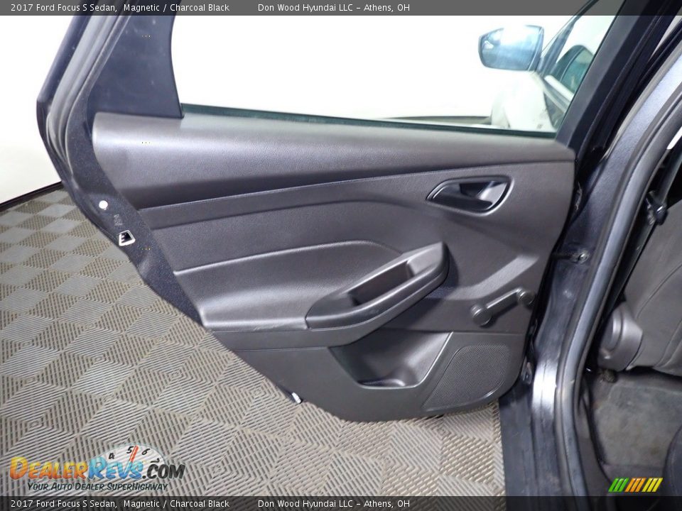 2017 Ford Focus S Sedan Magnetic / Charcoal Black Photo #19