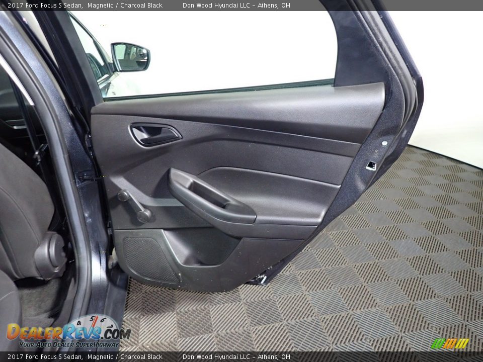 2017 Ford Focus S Sedan Magnetic / Charcoal Black Photo #21