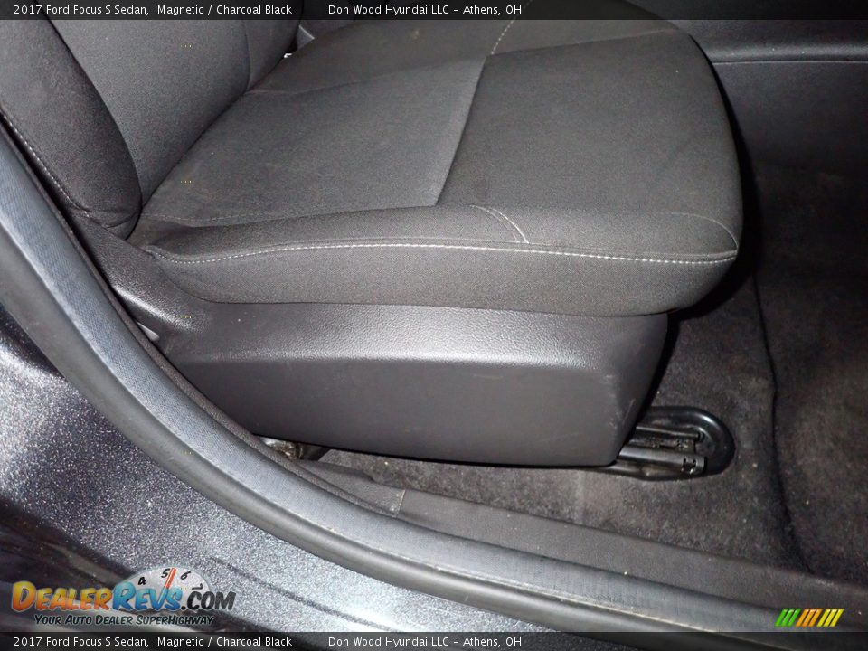 2017 Ford Focus S Sedan Magnetic / Charcoal Black Photo #24