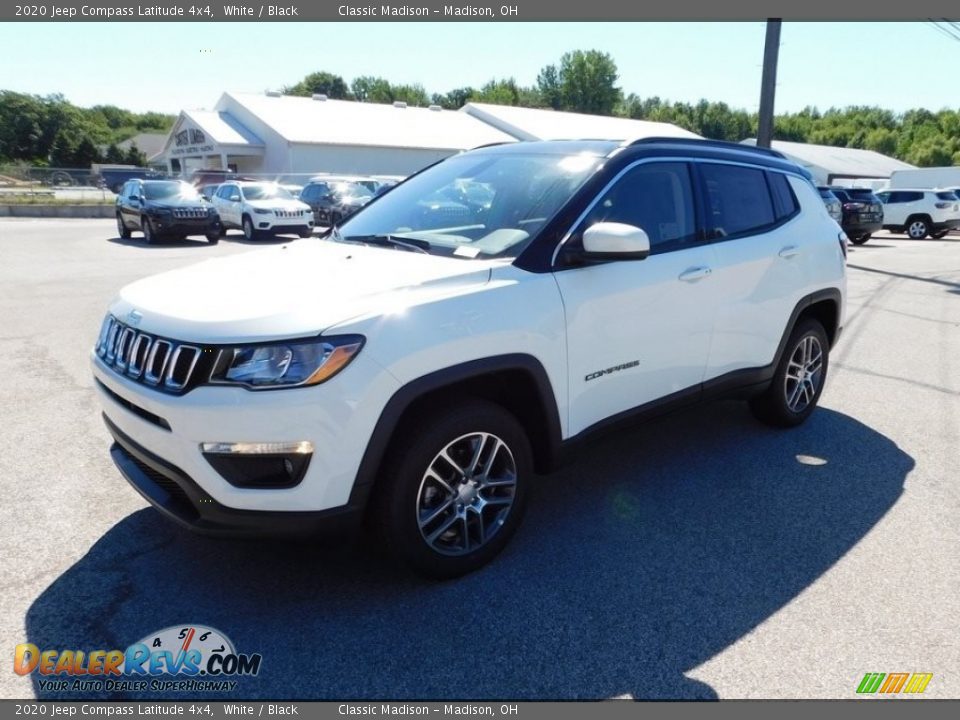 2020 Jeep Compass Latitude 4x4 White / Black Photo #2