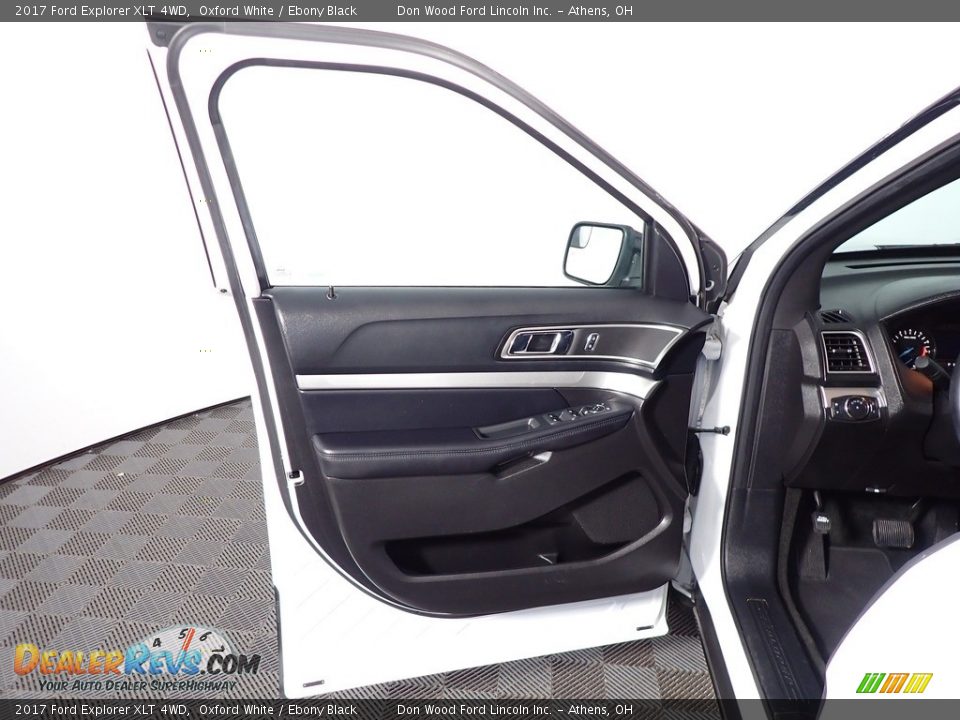 2017 Ford Explorer XLT 4WD Oxford White / Ebony Black Photo #17