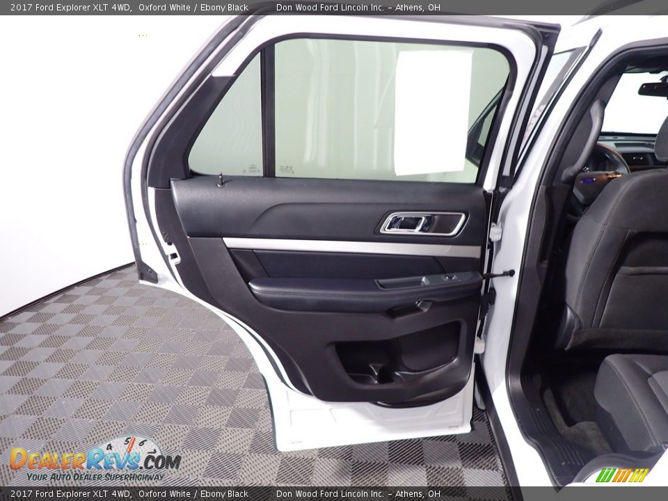 2017 Ford Explorer XLT 4WD Oxford White / Ebony Black Photo #21