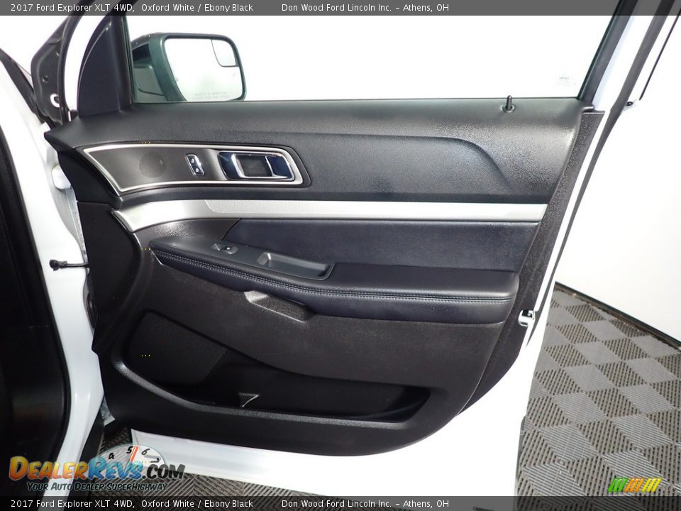 2017 Ford Explorer XLT 4WD Oxford White / Ebony Black Photo #25