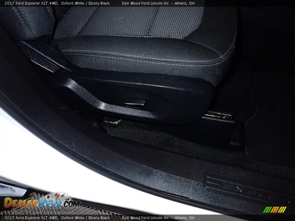 2017 Ford Explorer XLT 4WD Oxford White / Ebony Black Photo #26