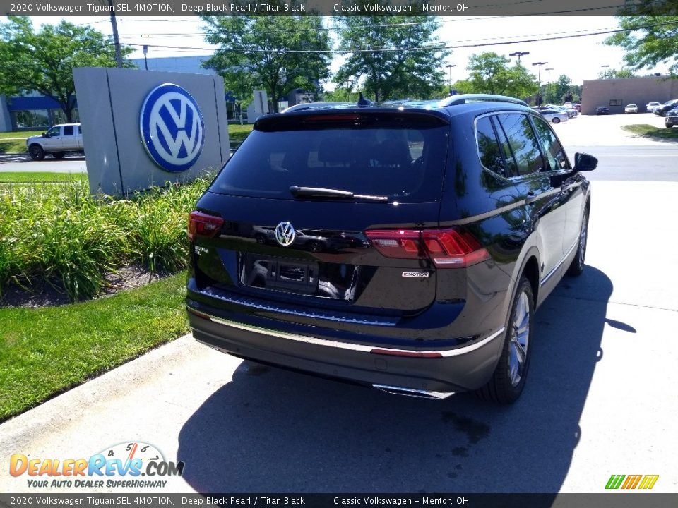 2020 Volkswagen Tiguan SEL 4MOTION Deep Black Pearl / Titan Black Photo #2