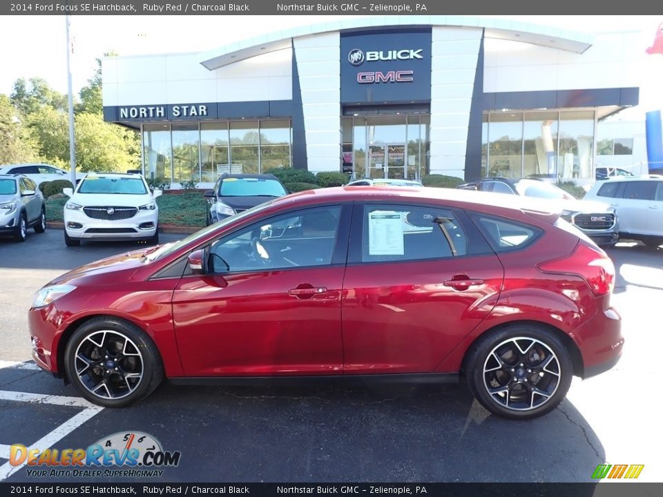 2014 Ford Focus SE Hatchback Ruby Red / Charcoal Black Photo #13
