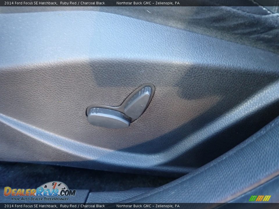 2014 Ford Focus SE Hatchback Ruby Red / Charcoal Black Photo #16