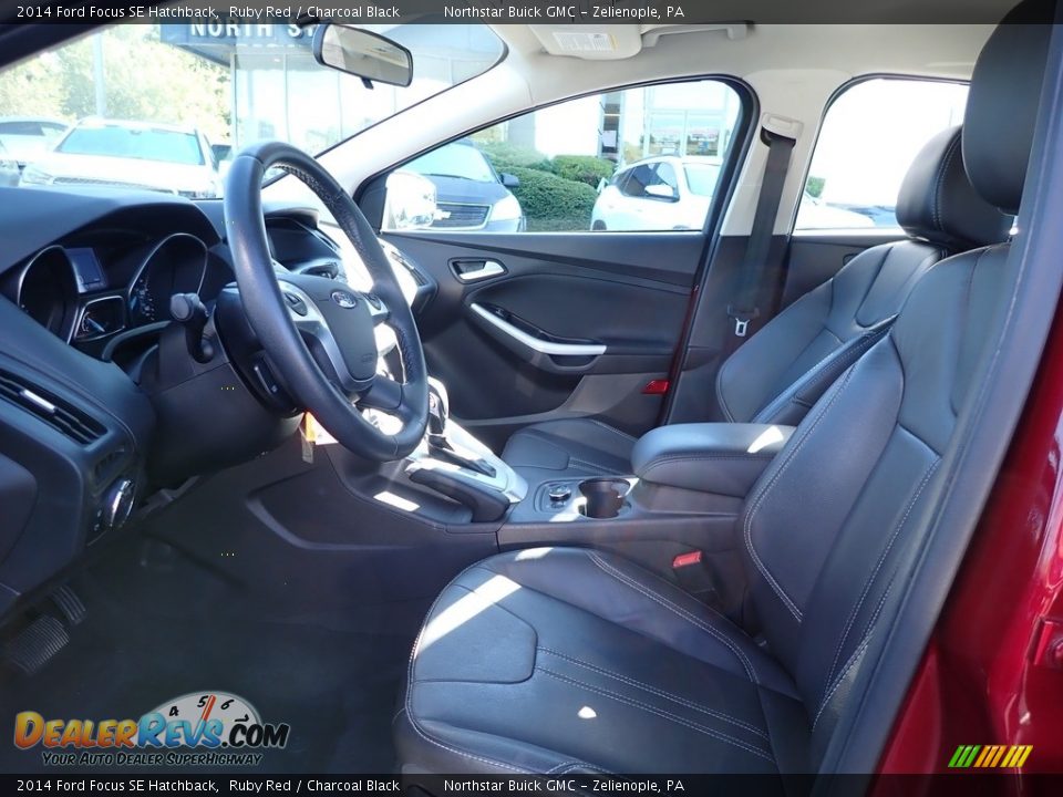 2014 Ford Focus SE Hatchback Ruby Red / Charcoal Black Photo #17
