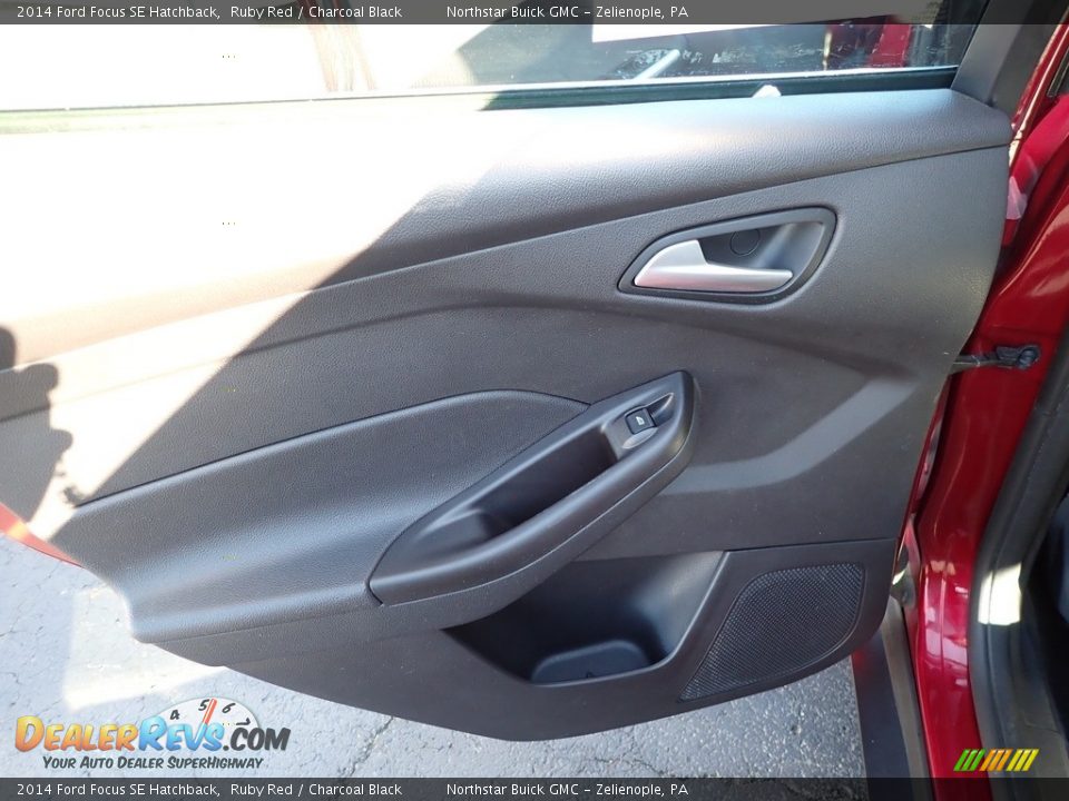 2014 Ford Focus SE Hatchback Ruby Red / Charcoal Black Photo #20