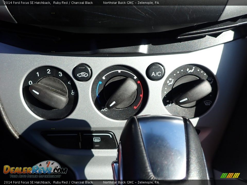2014 Ford Focus SE Hatchback Ruby Red / Charcoal Black Photo #26