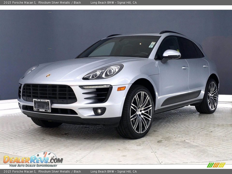 Front 3/4 View of 2015 Porsche Macan S Photo #12