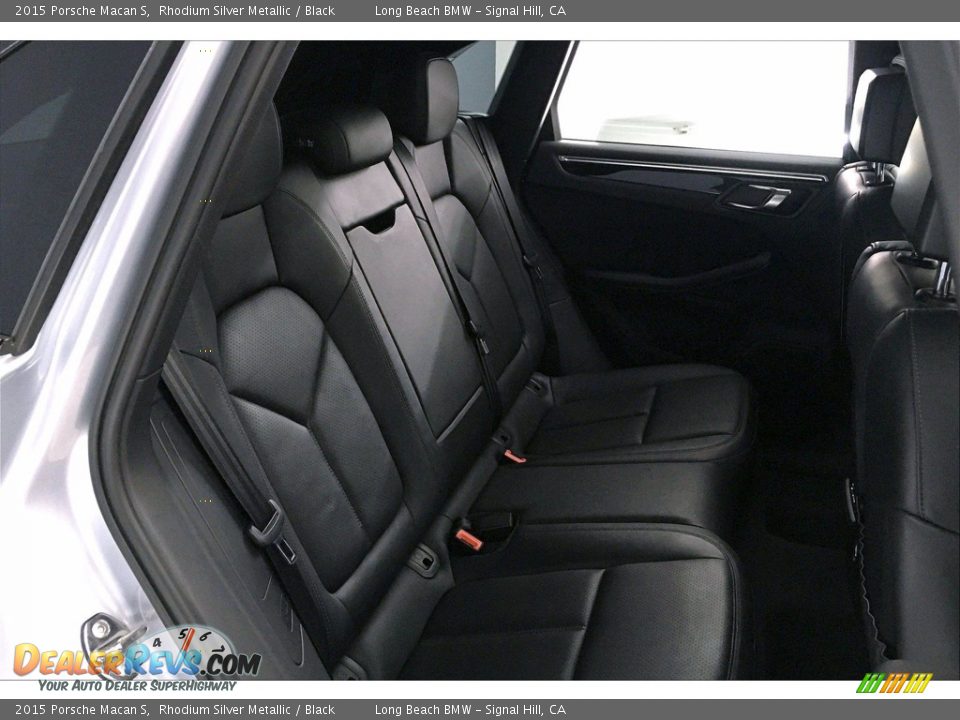 Rear Seat of 2015 Porsche Macan S Photo #29
