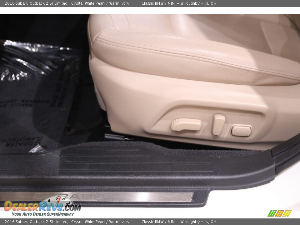 Front Seat of 2016 Subaru Outback 2.5i Limited Photo #7