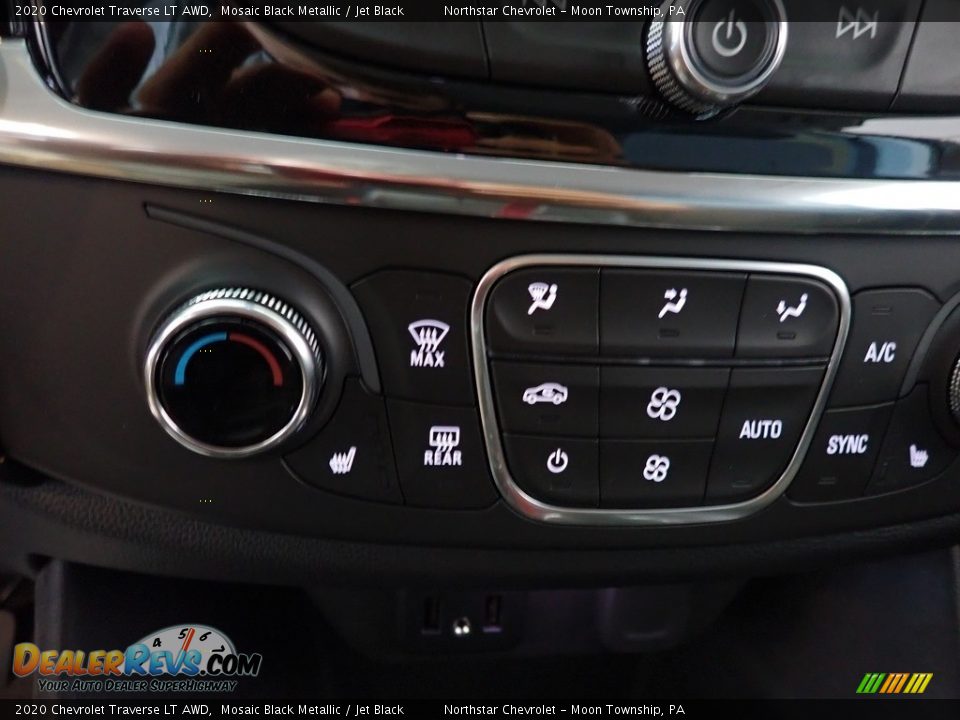 2020 Chevrolet Traverse LT AWD Mosaic Black Metallic / Jet Black Photo #18