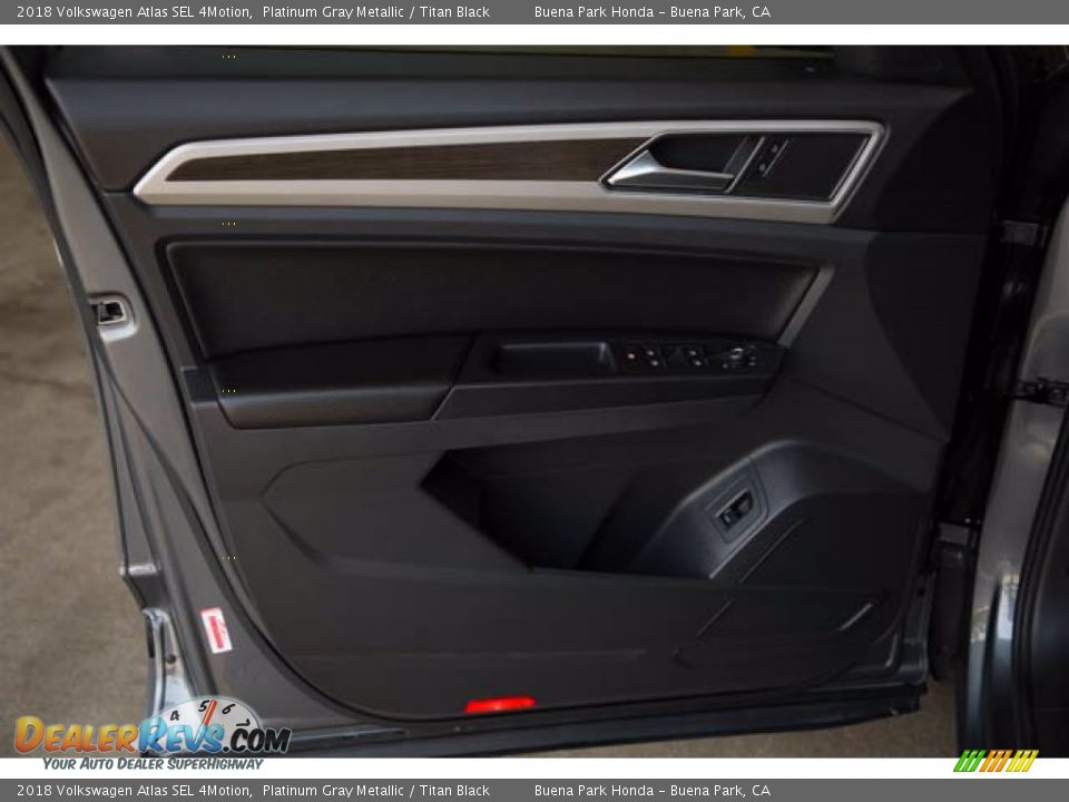 2018 Volkswagen Atlas SEL 4Motion Platinum Gray Metallic / Titan Black Photo #32