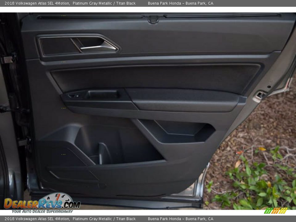 2018 Volkswagen Atlas SEL 4Motion Platinum Gray Metallic / Titan Black Photo #35