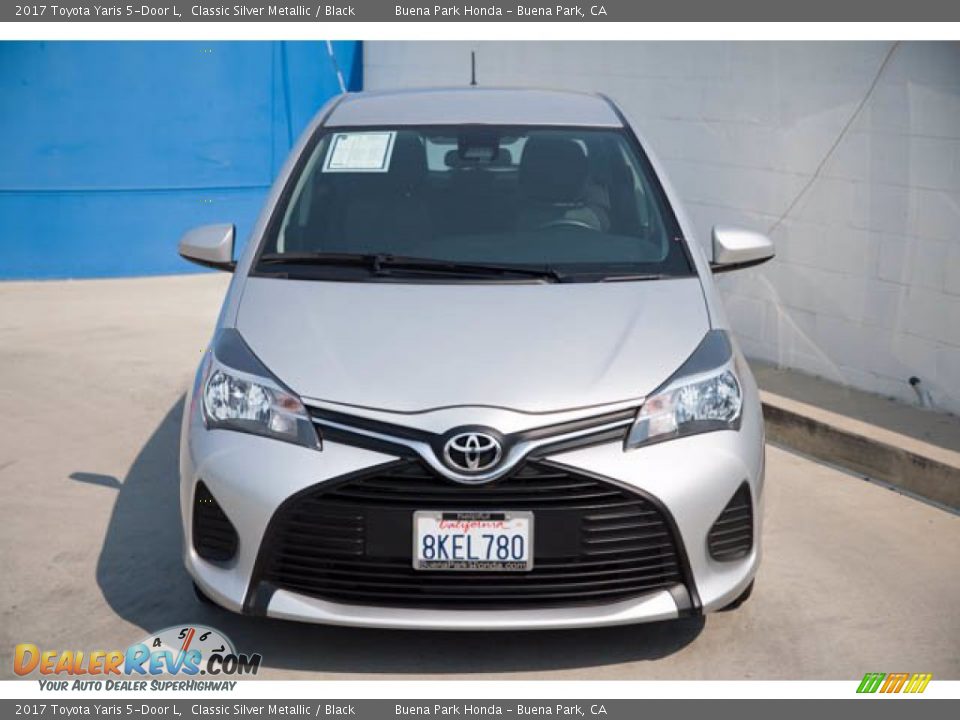 2017 Toyota Yaris 5-Door L Classic Silver Metallic / Black Photo #7