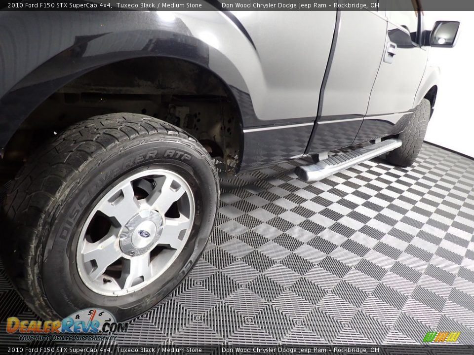 2010 Ford F150 STX SuperCab 4x4 Tuxedo Black / Medium Stone Photo #15