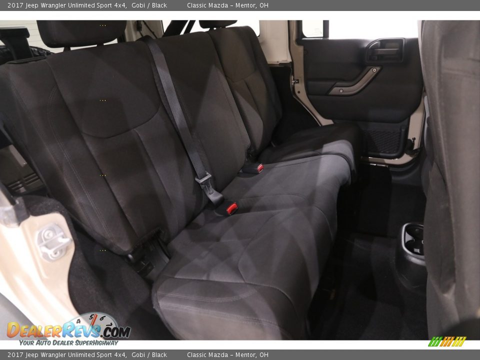 2017 Jeep Wrangler Unlimited Sport 4x4 Gobi / Black Photo #14