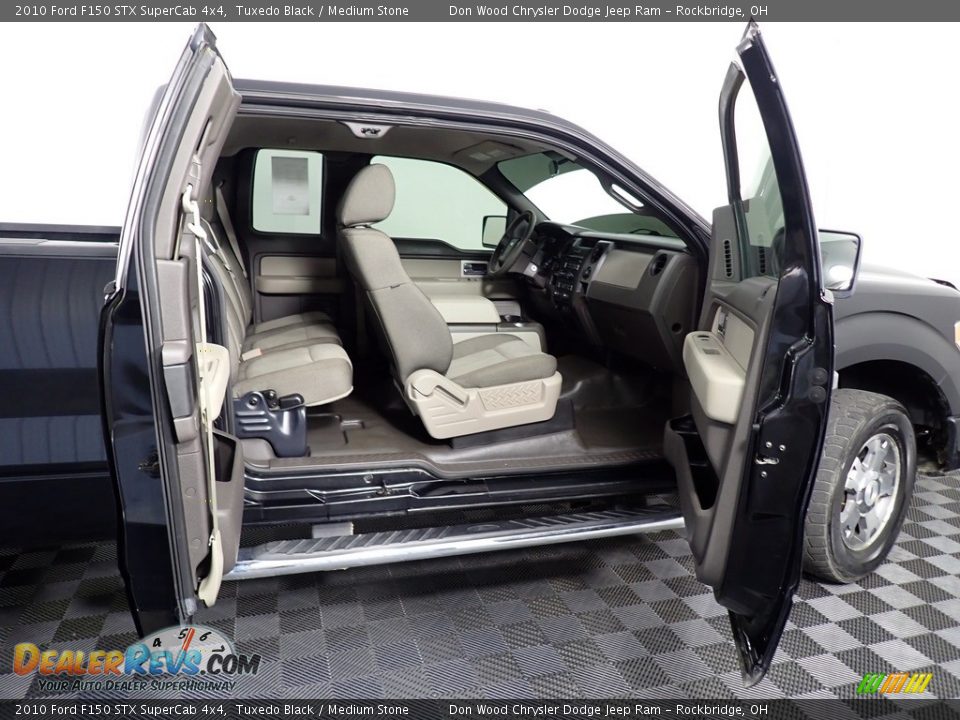 2010 Ford F150 STX SuperCab 4x4 Tuxedo Black / Medium Stone Photo #29