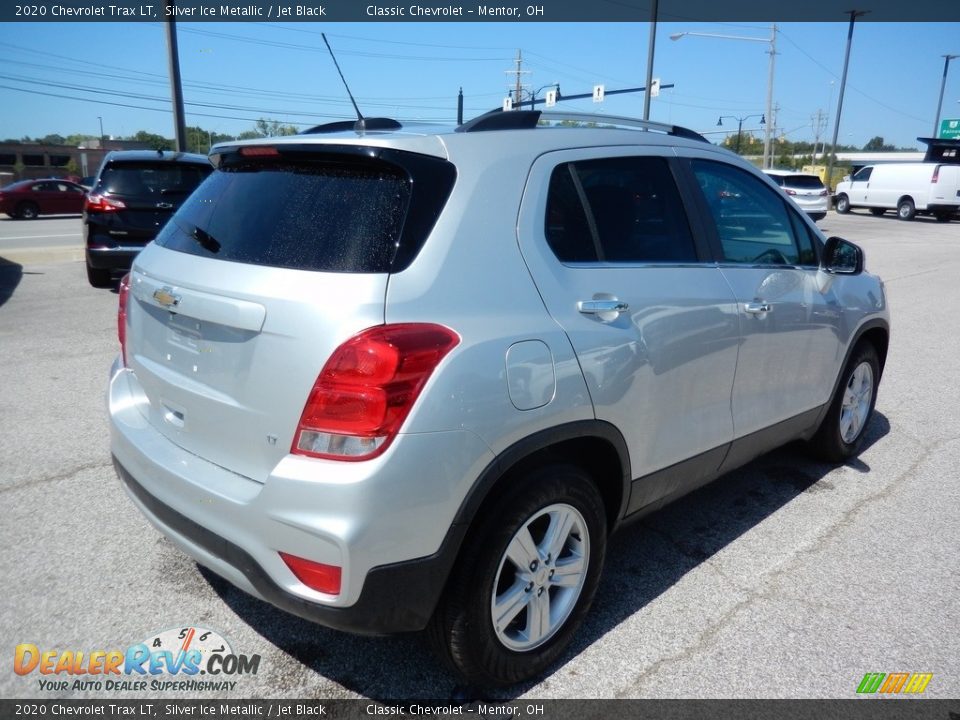 2020 Chevrolet Trax LT Silver Ice Metallic / Jet Black Photo #4