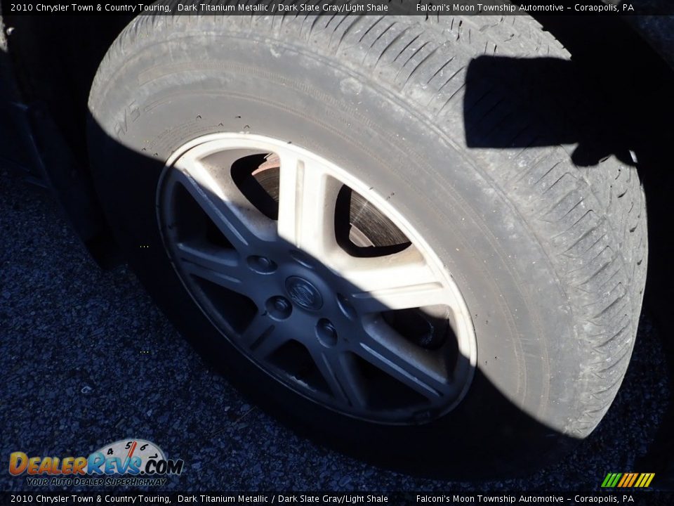 2010 Chrysler Town & Country Touring Dark Titanium Metallic / Dark Slate Gray/Light Shale Photo #5