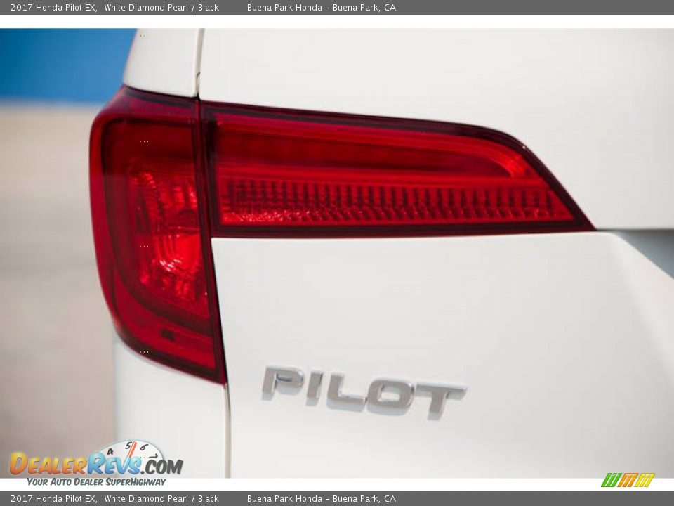 2017 Honda Pilot EX White Diamond Pearl / Black Photo #10
