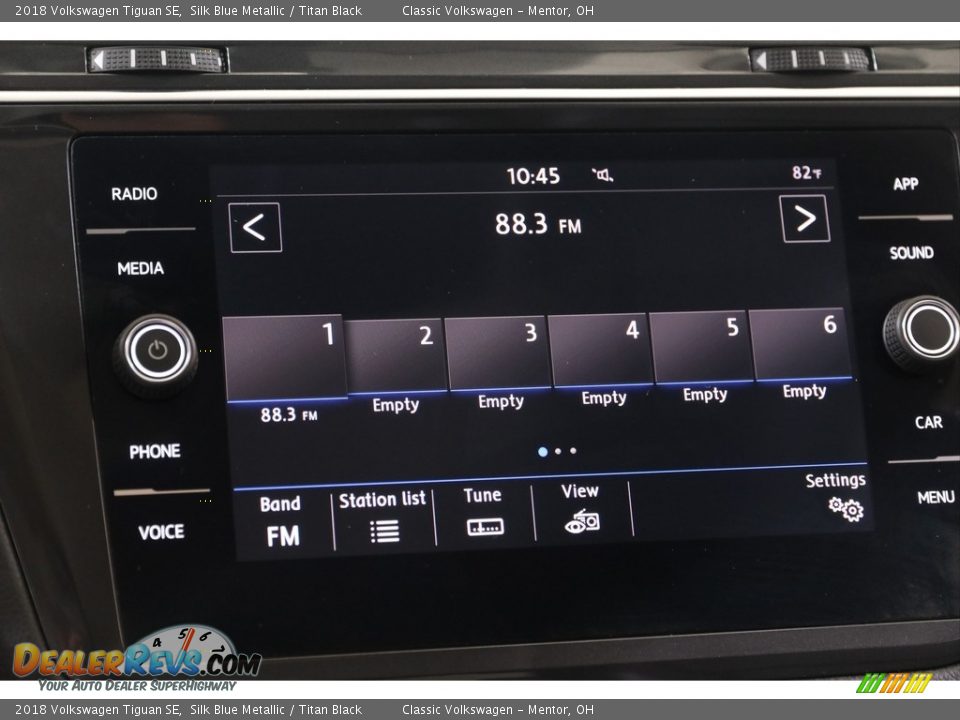 Audio System of 2018 Volkswagen Tiguan SE Photo #10