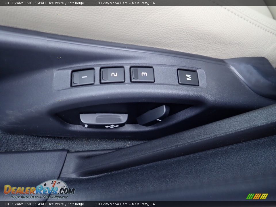 Front Seat of 2017 Volvo S60 T5 AWD Photo #19
