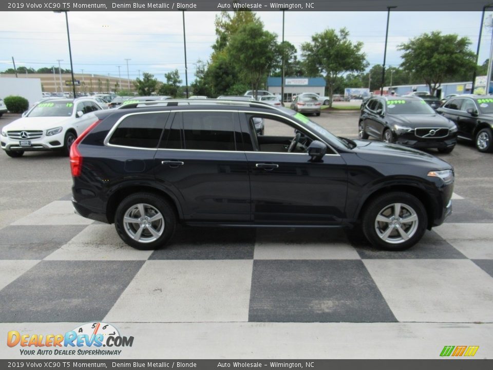 2019 Volvo XC90 T5 Momentum Denim Blue Metallic / Blonde Photo #3