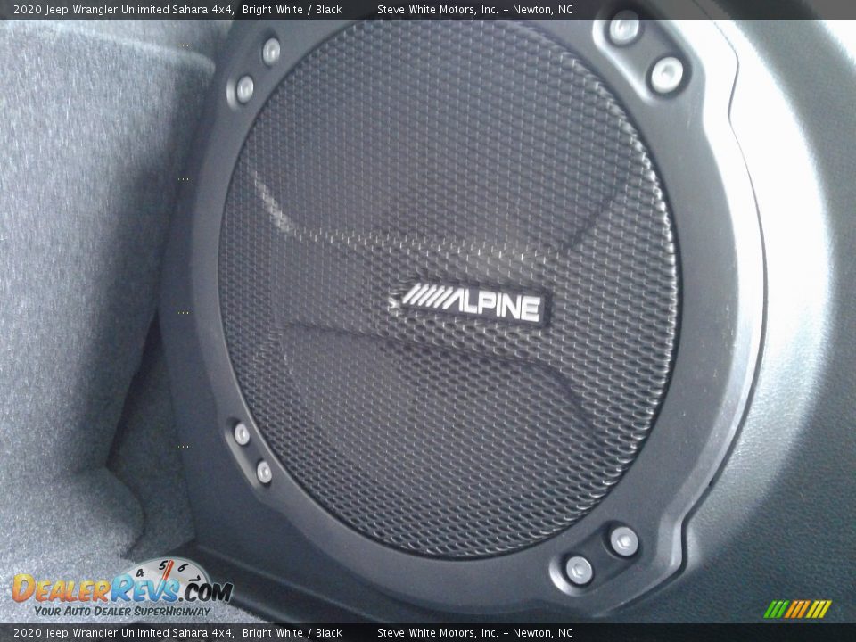 2020 Jeep Wrangler Unlimited Sahara 4x4 Bright White / Black Photo #15