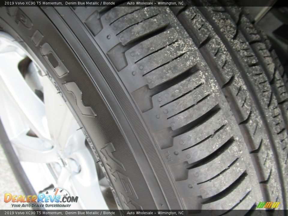 2019 Volvo XC90 T5 Momentum Denim Blue Metallic / Blonde Photo #8