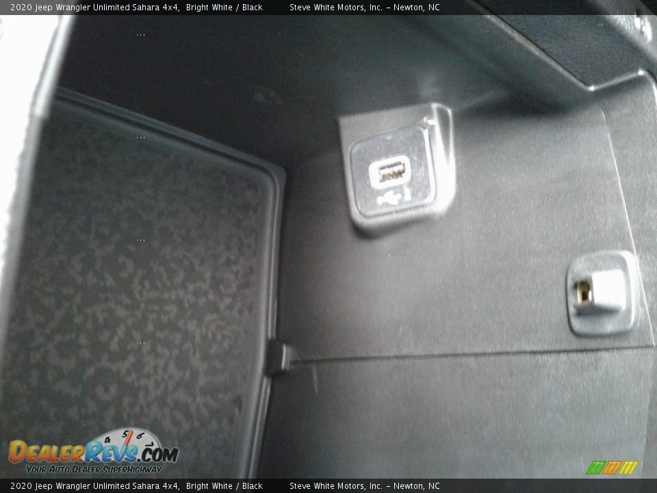 2020 Jeep Wrangler Unlimited Sahara 4x4 Bright White / Black Photo #29