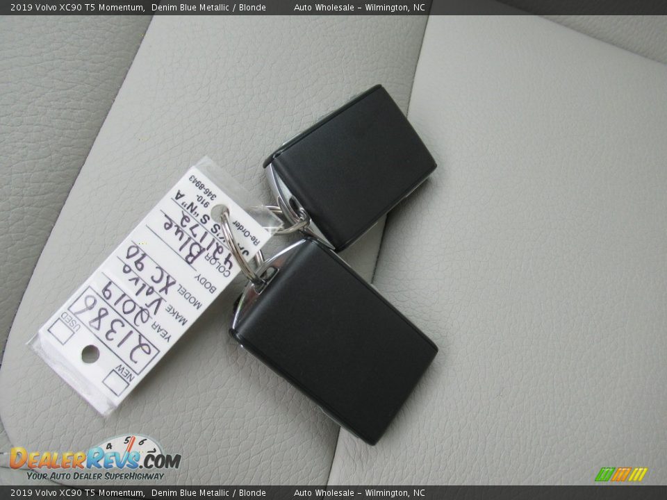 2019 Volvo XC90 T5 Momentum Denim Blue Metallic / Blonde Photo #20