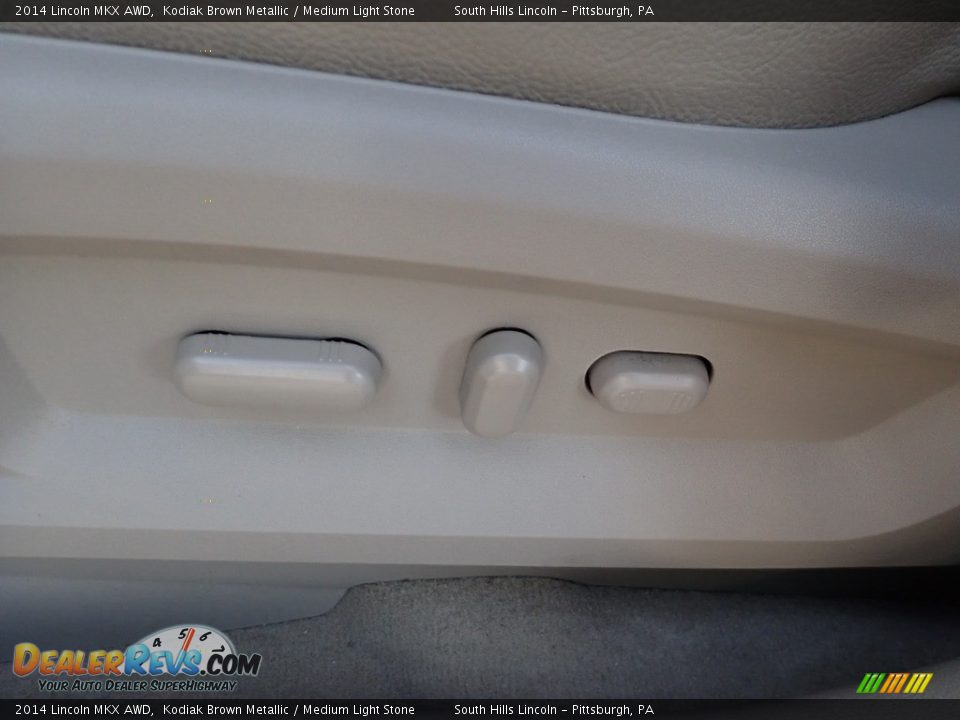 Front Seat of 2014 Lincoln MKX AWD Photo #19