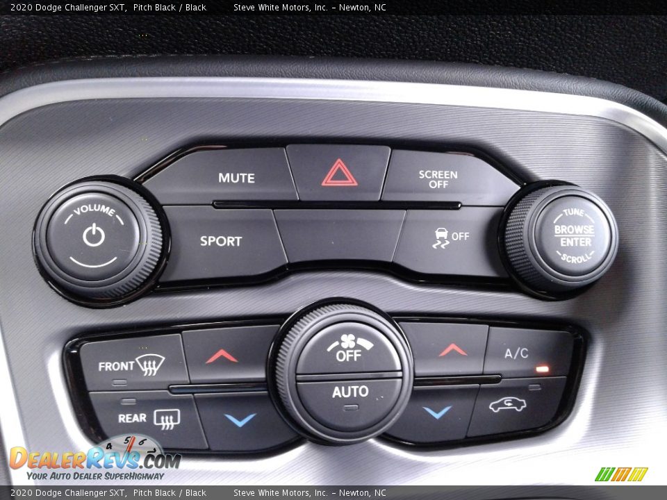2020 Dodge Challenger SXT Pitch Black / Black Photo #22