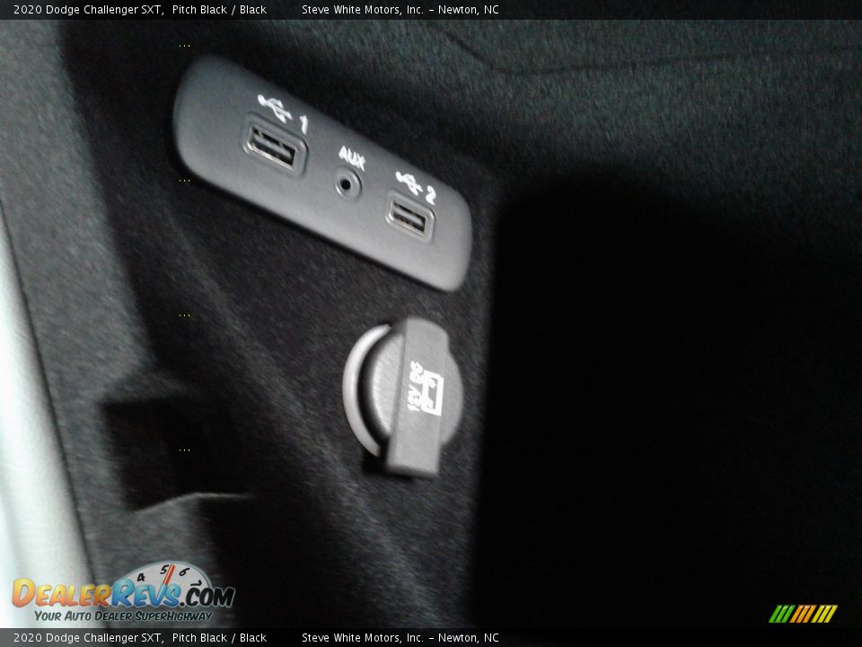 2020 Dodge Challenger SXT Pitch Black / Black Photo #24