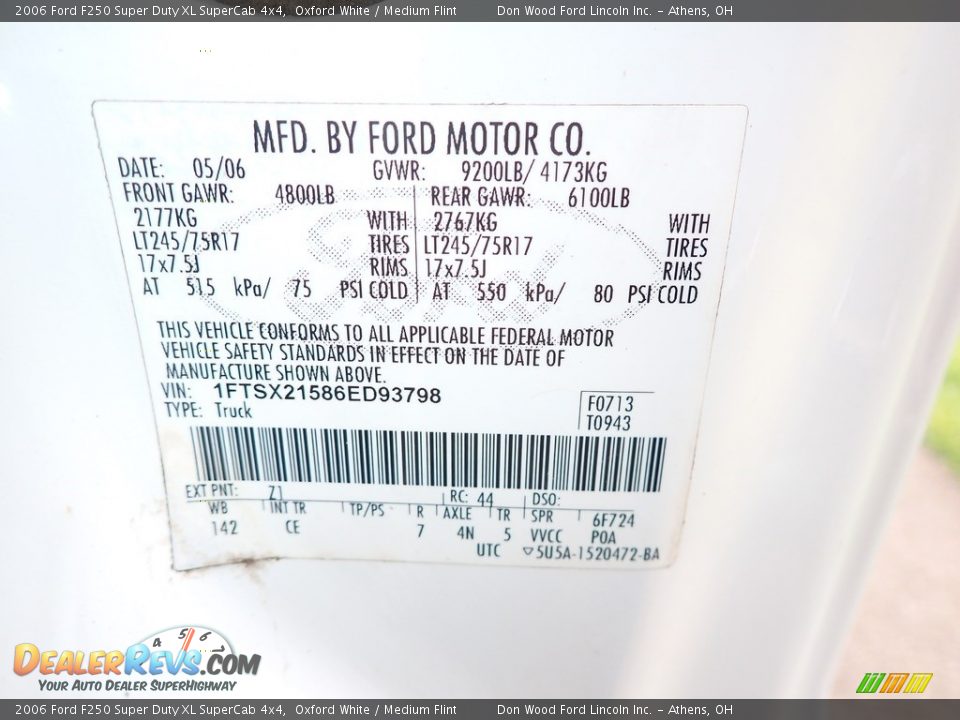 2006 Ford F250 Super Duty XL SuperCab 4x4 Oxford White / Medium Flint Photo #25