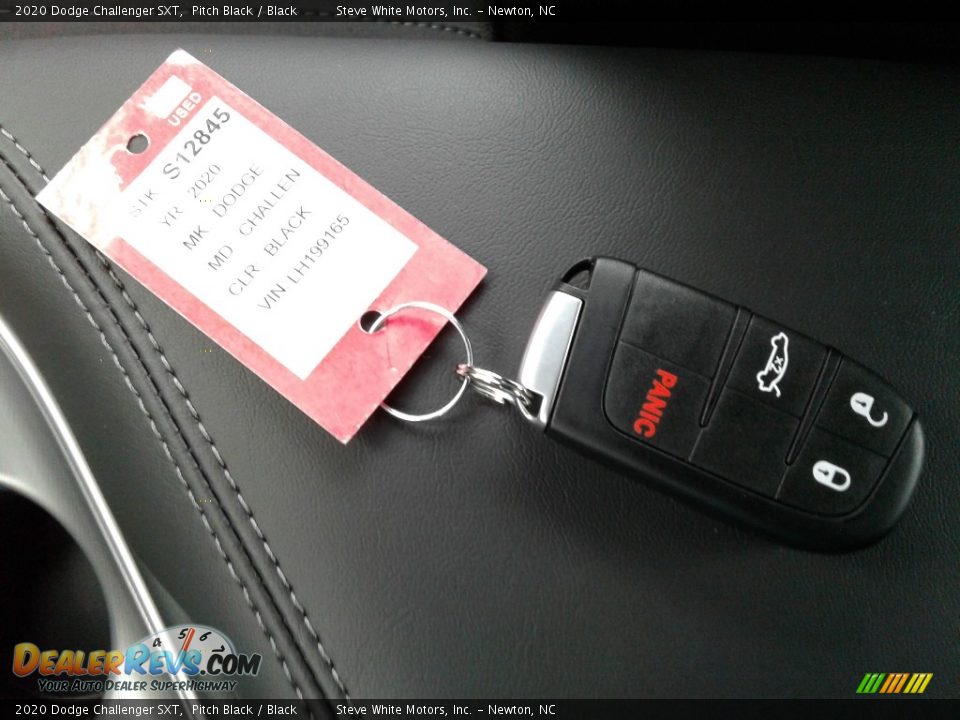 2020 Dodge Challenger SXT Pitch Black / Black Photo #26