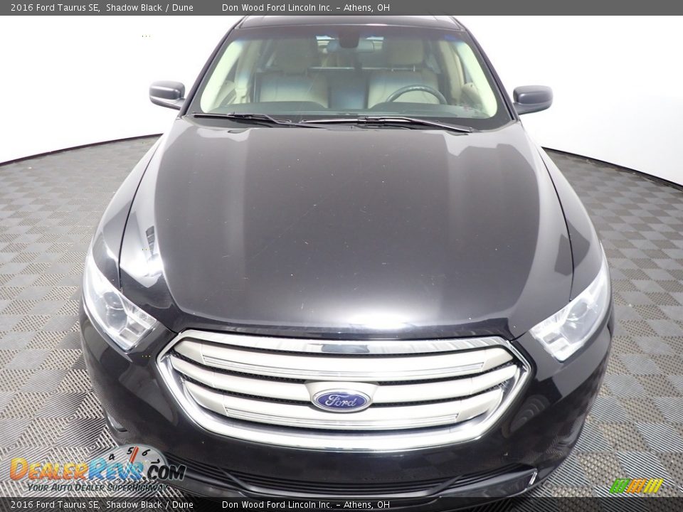 2016 Ford Taurus SE Shadow Black / Dune Photo #4