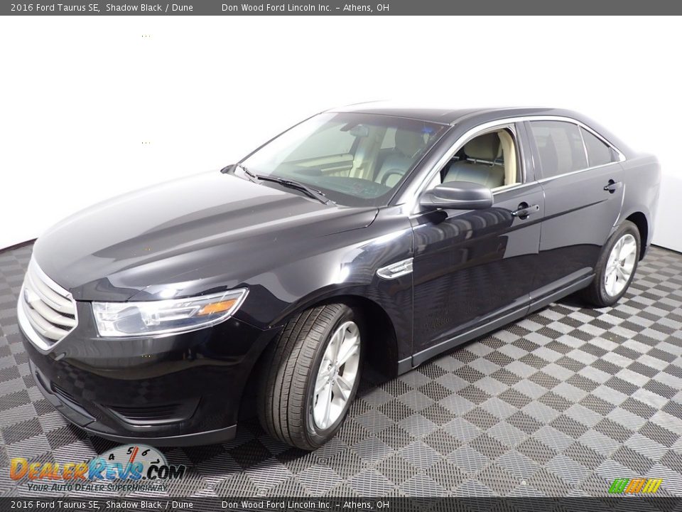 2016 Ford Taurus SE Shadow Black / Dune Photo #7