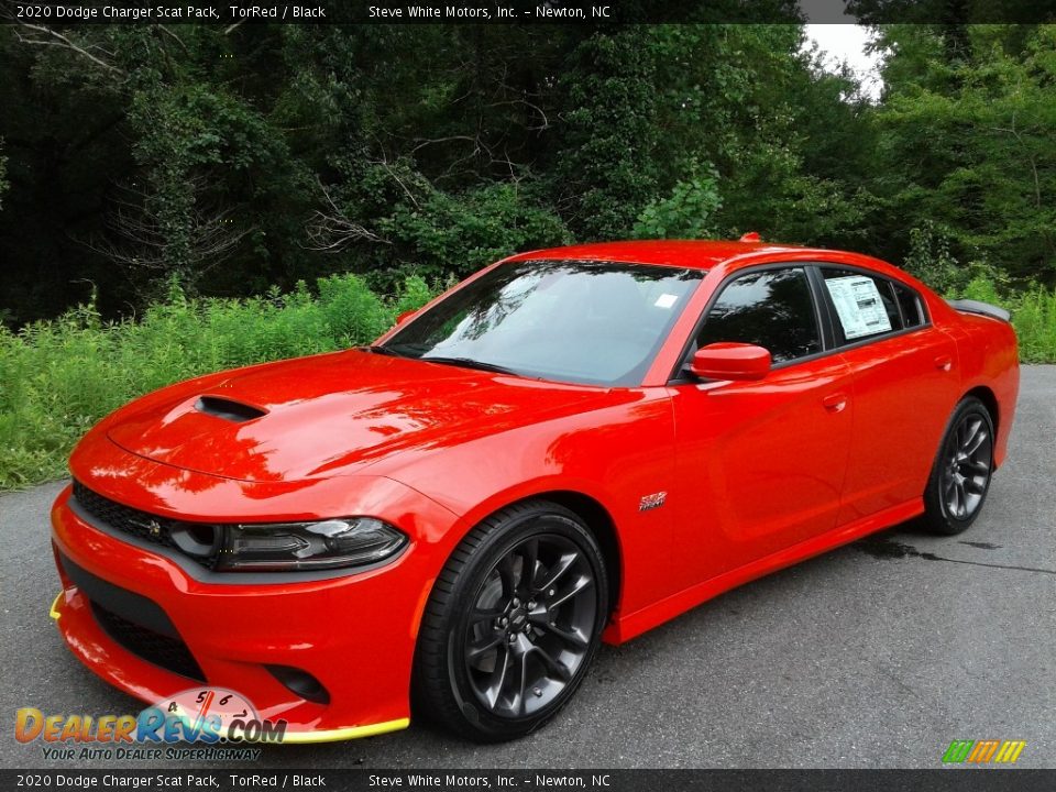 Front 3/4 View of 2020 Dodge Charger Scat Pack Photo #2