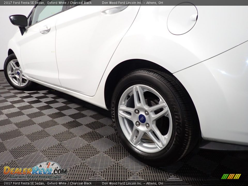 2017 Ford Fiesta SE Sedan Oxford White / Charcoal Black Photo #10